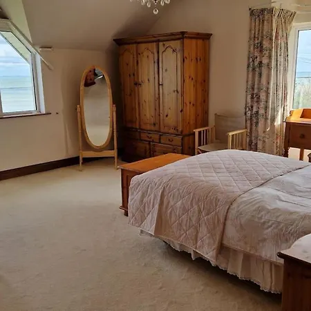 The Wood Grange * Woodvillage