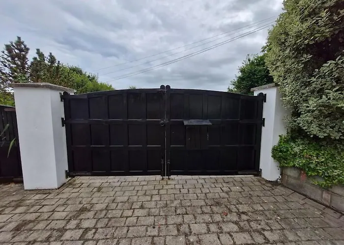 The Wood Grange בית נופש *